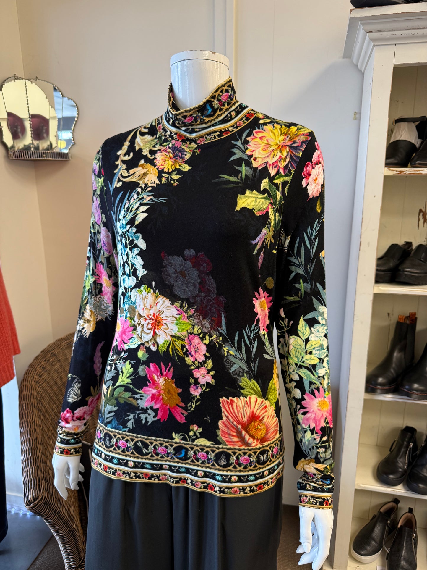 Camilla Top