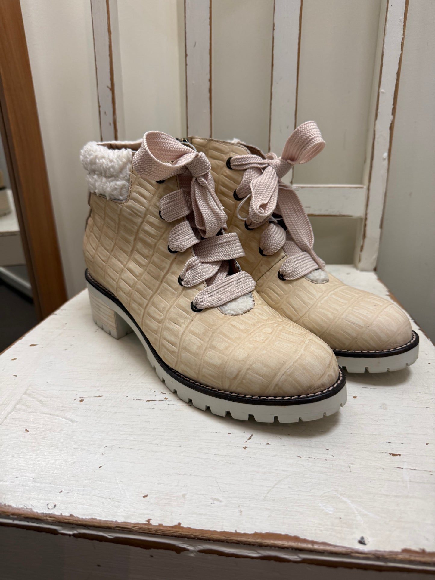 Wanda Panda Boots