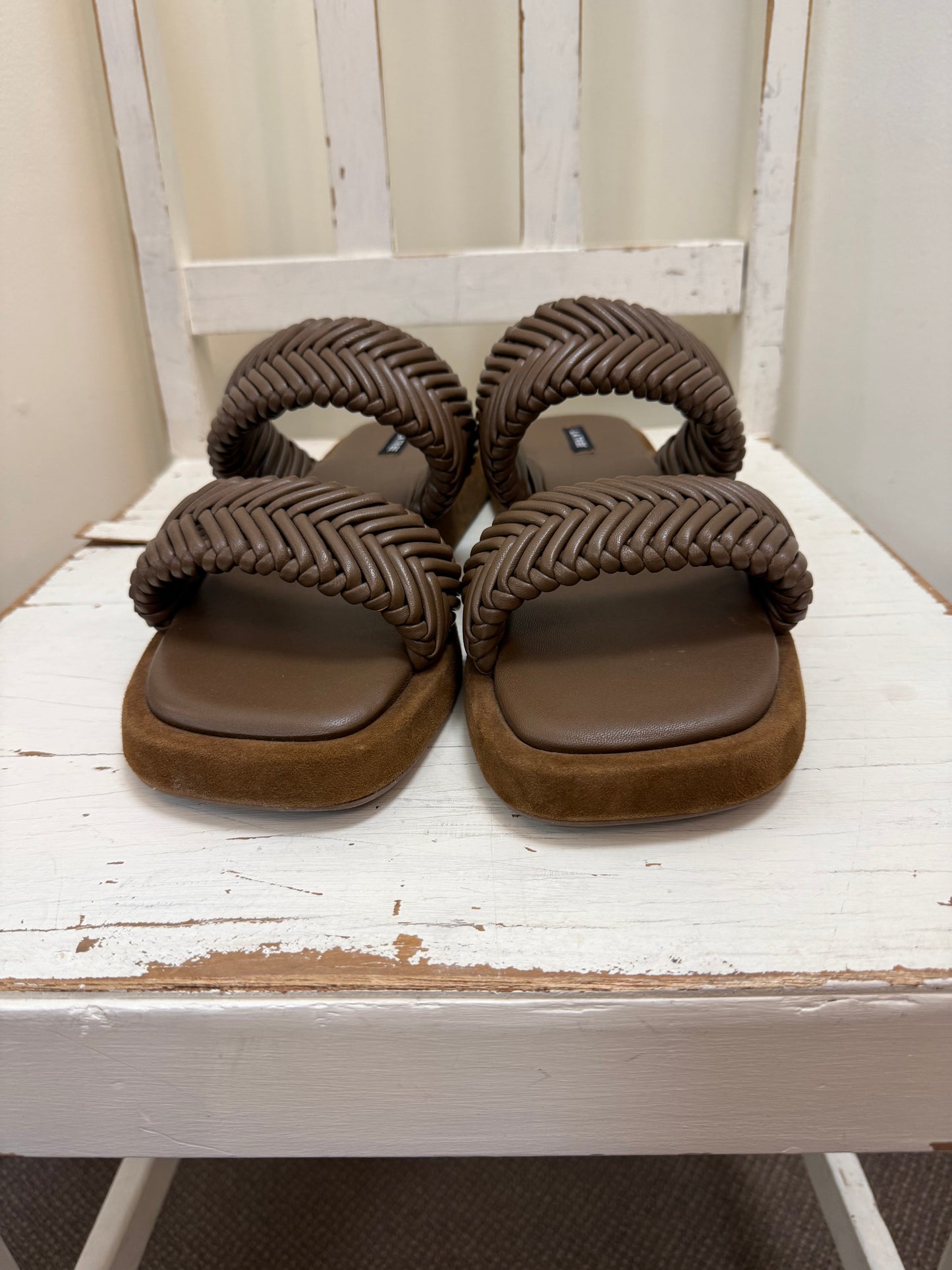 La Tribe Slips