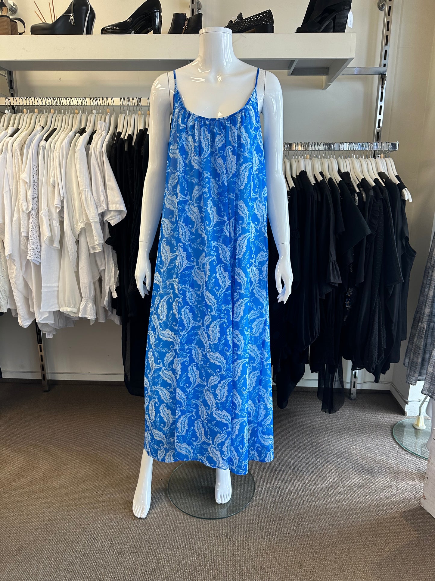 Moochi Dress, Size 8, Colour blue, white