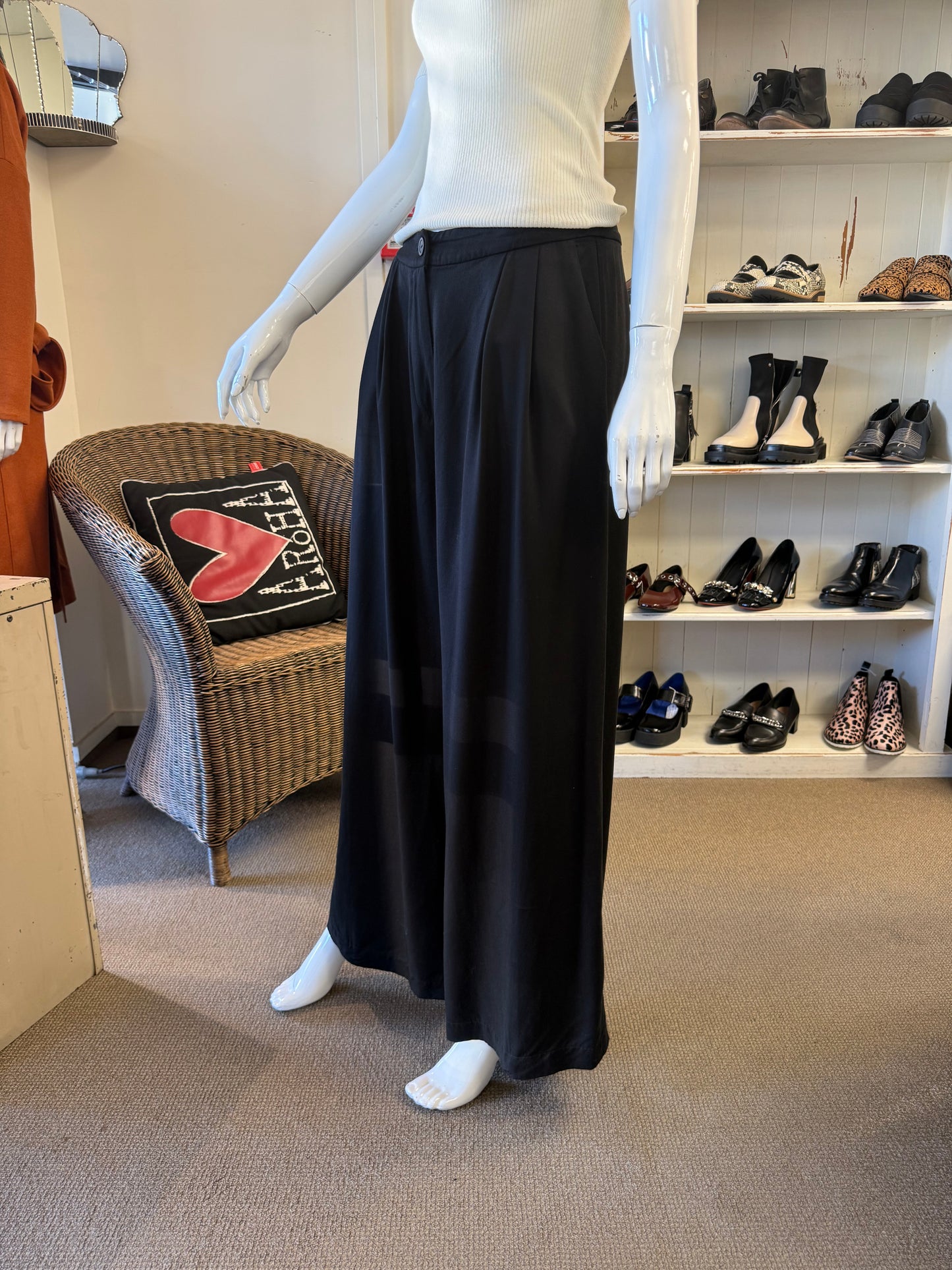 Nyne Pants