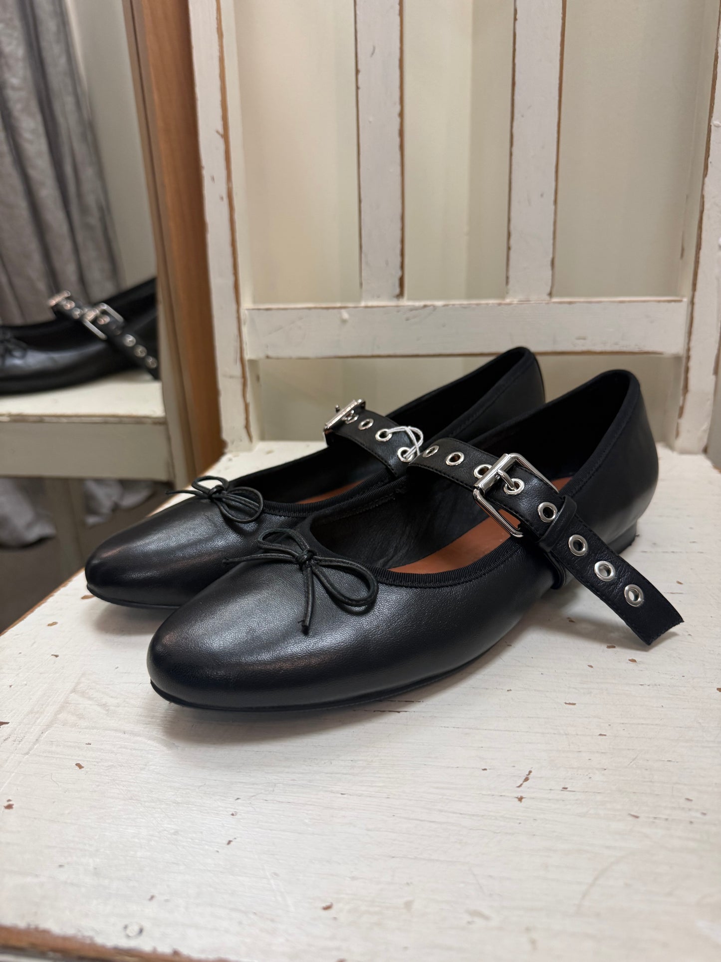 Mi Piaci Ballet Buckle Flats