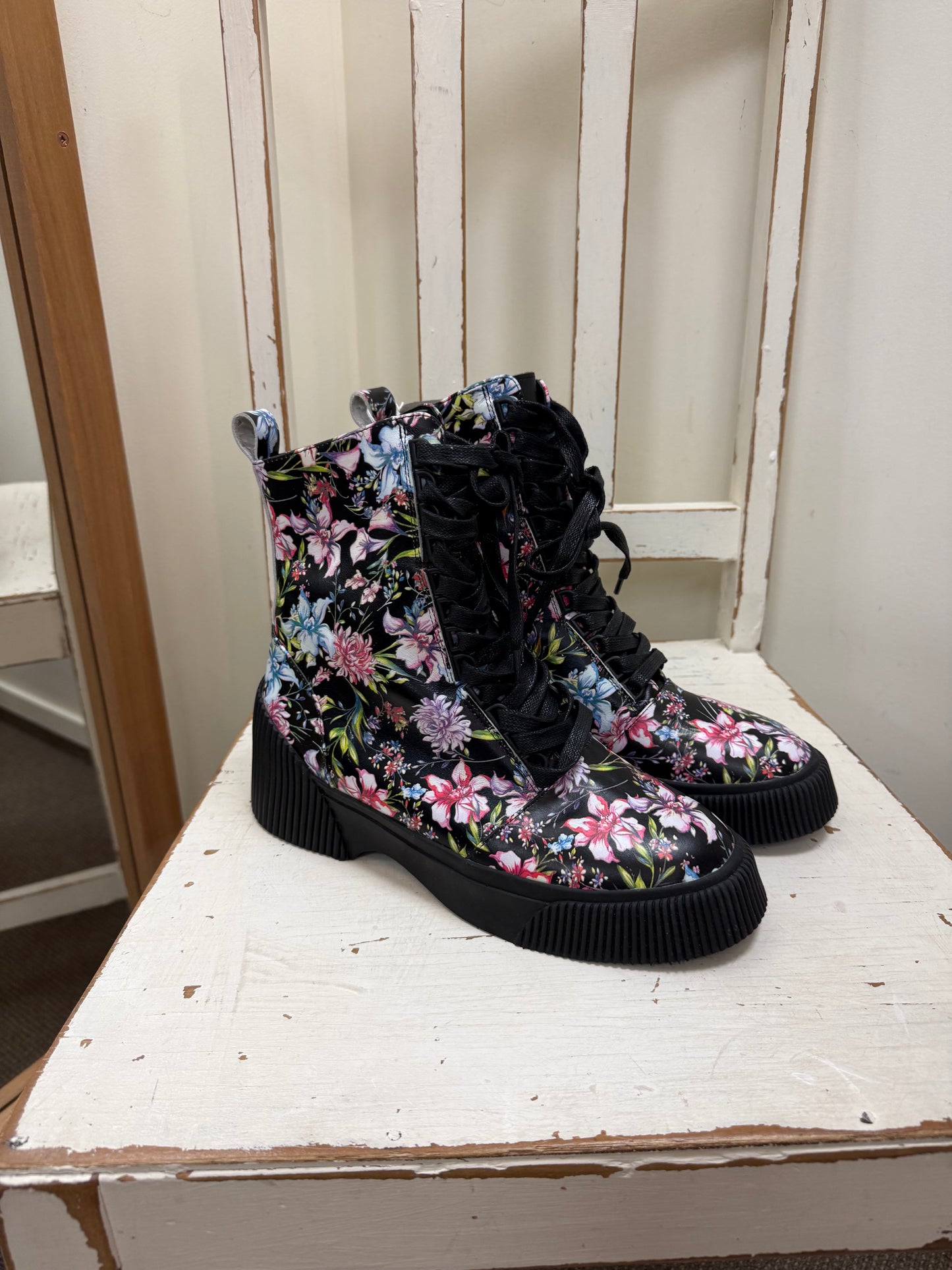 Minx Flower Boots