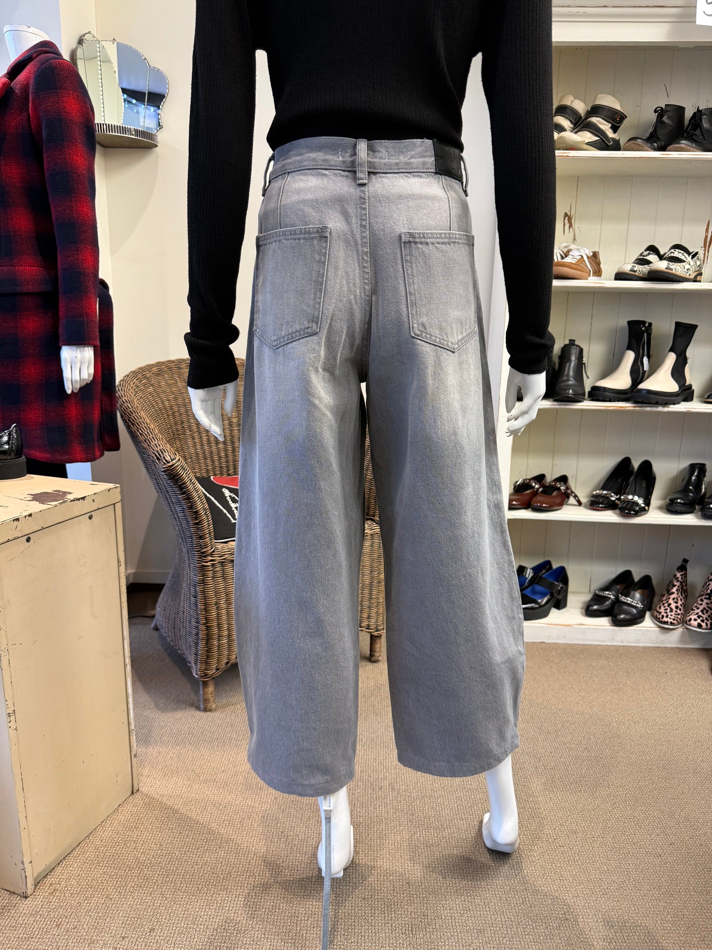 Max Barrel Jeans