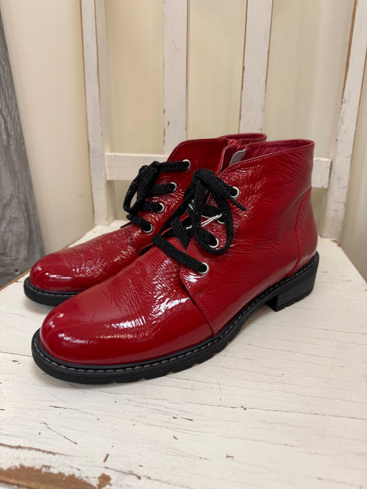 EOS Boots