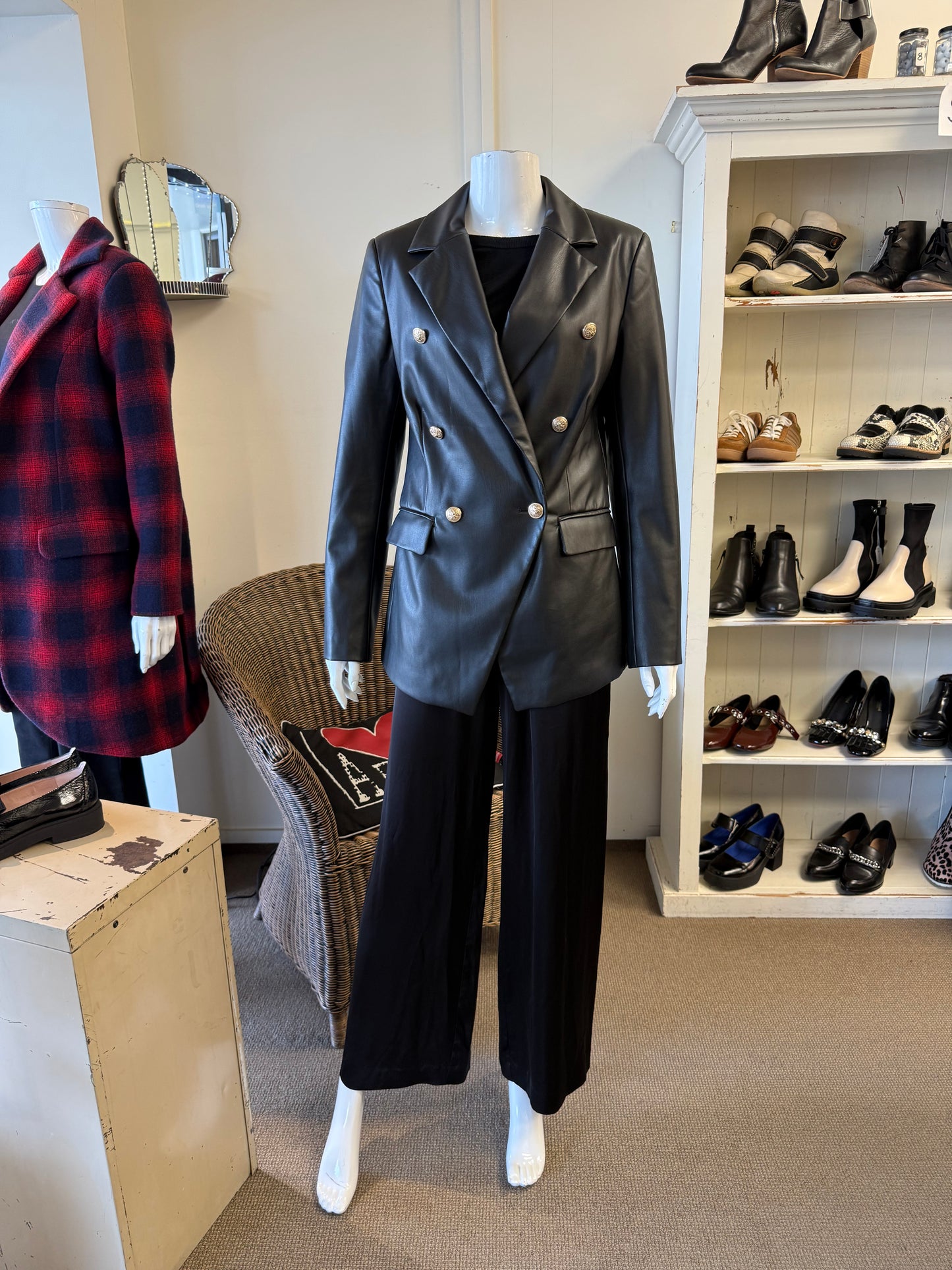 Decjuba Jacket