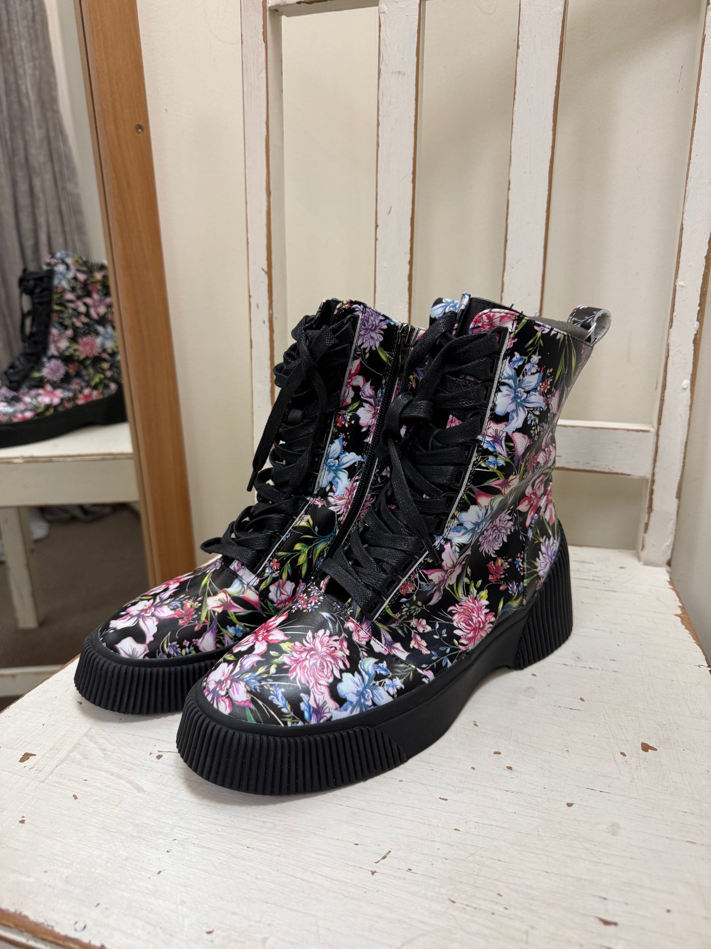 Minx Flower Boots
