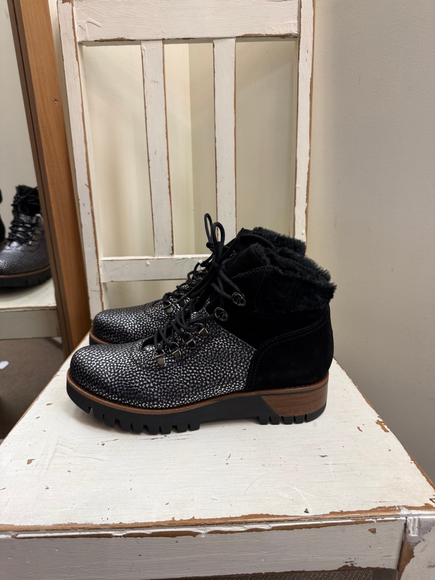 Manas Boots
