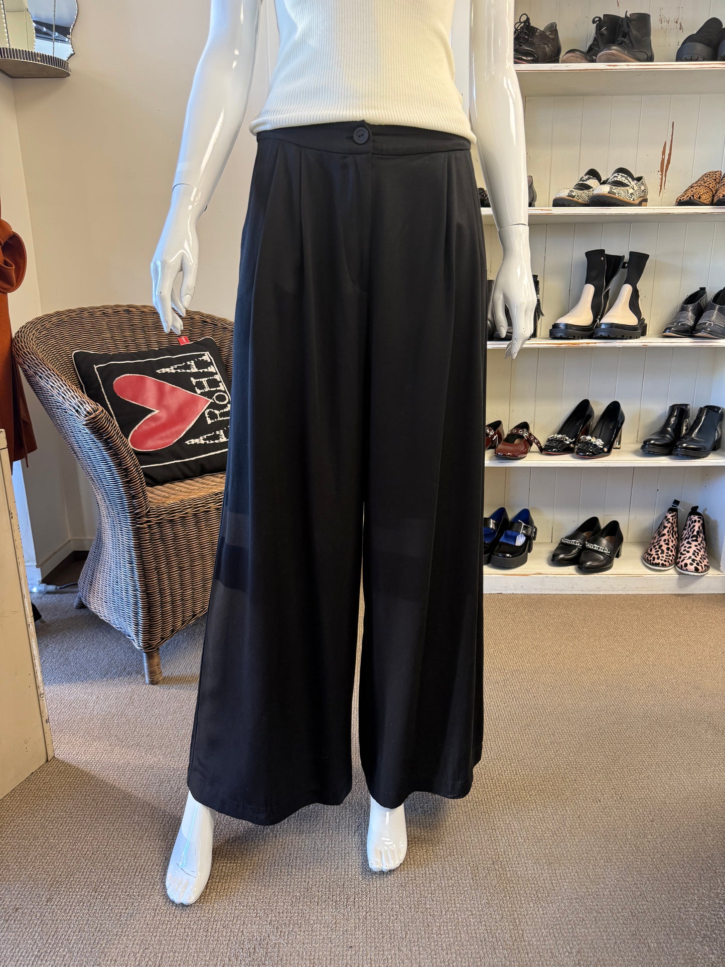 Nyne Pants