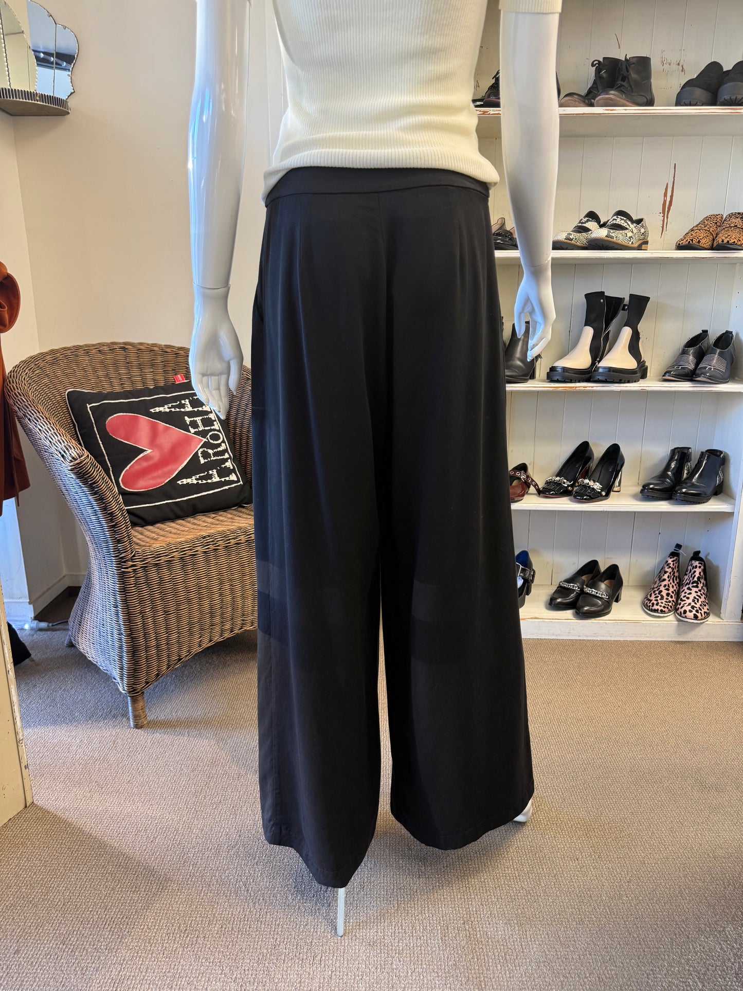 Nyne Pants