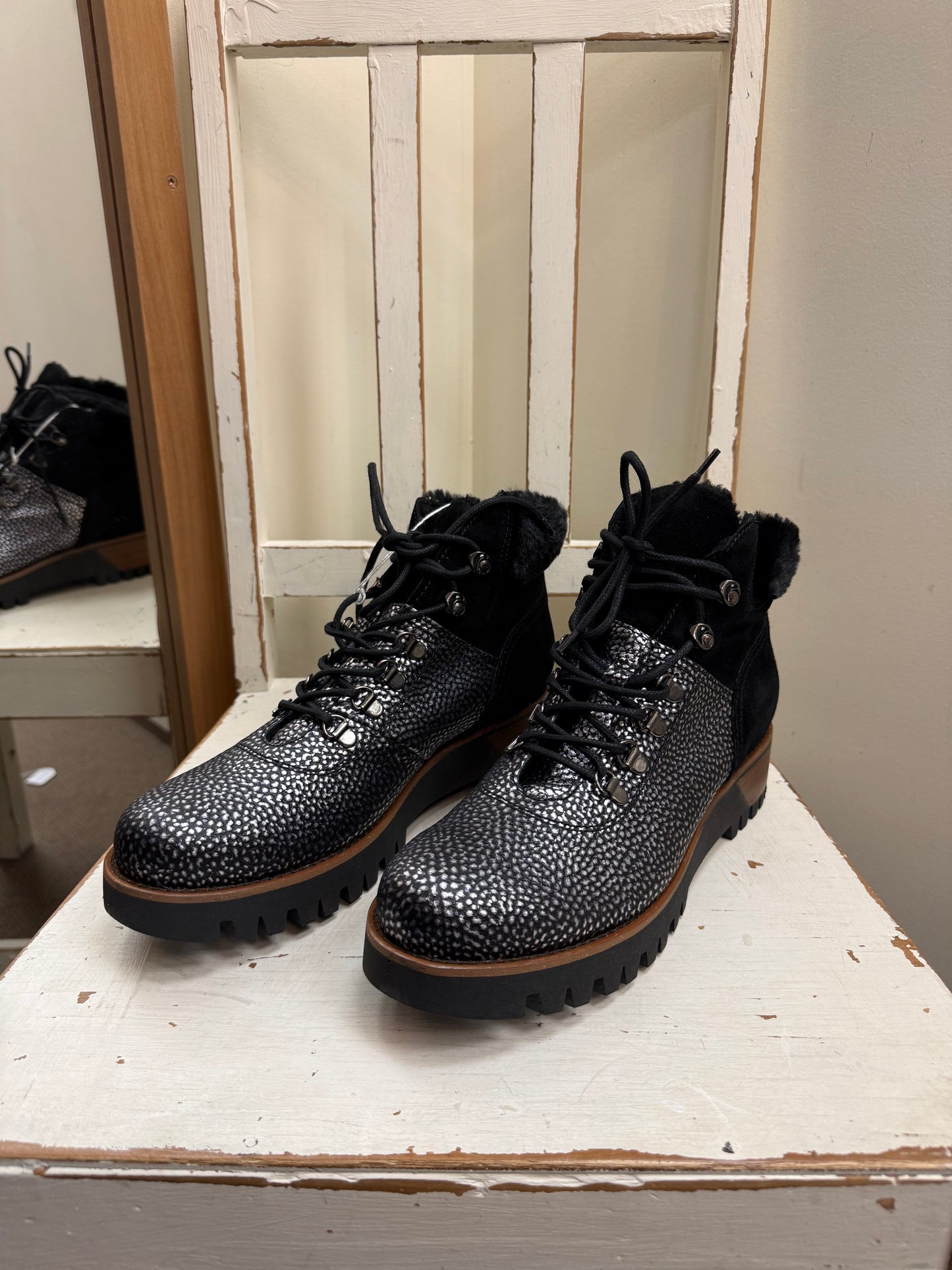 Manas Boots