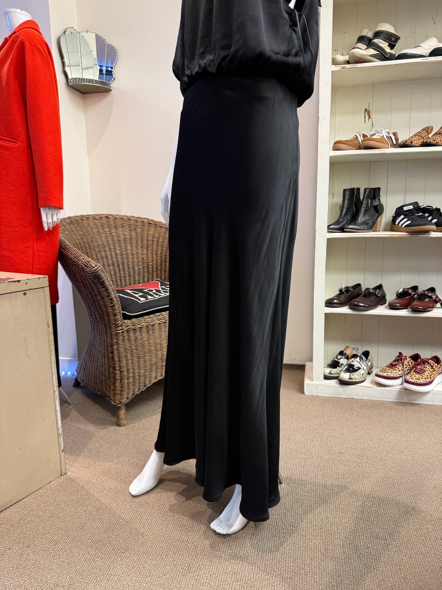 Dissh Skirt