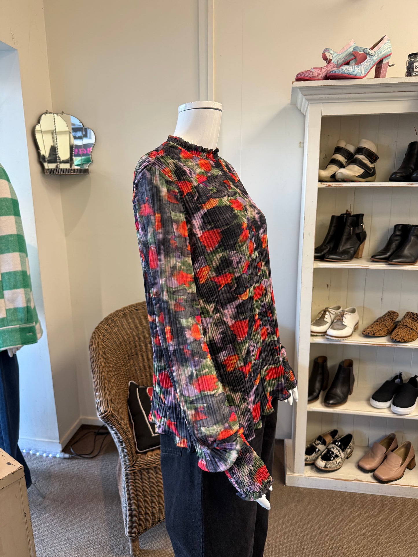 Knewe Label Top