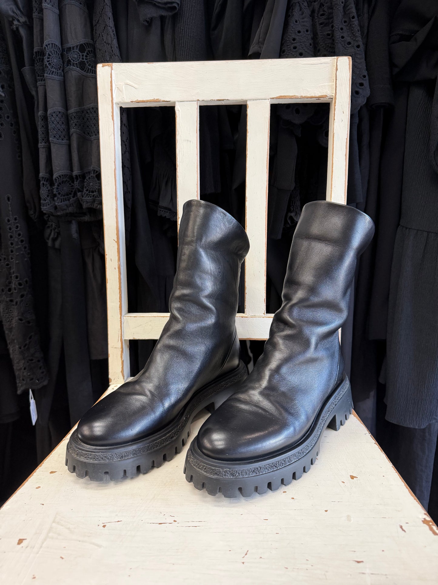 Halmanera Boots