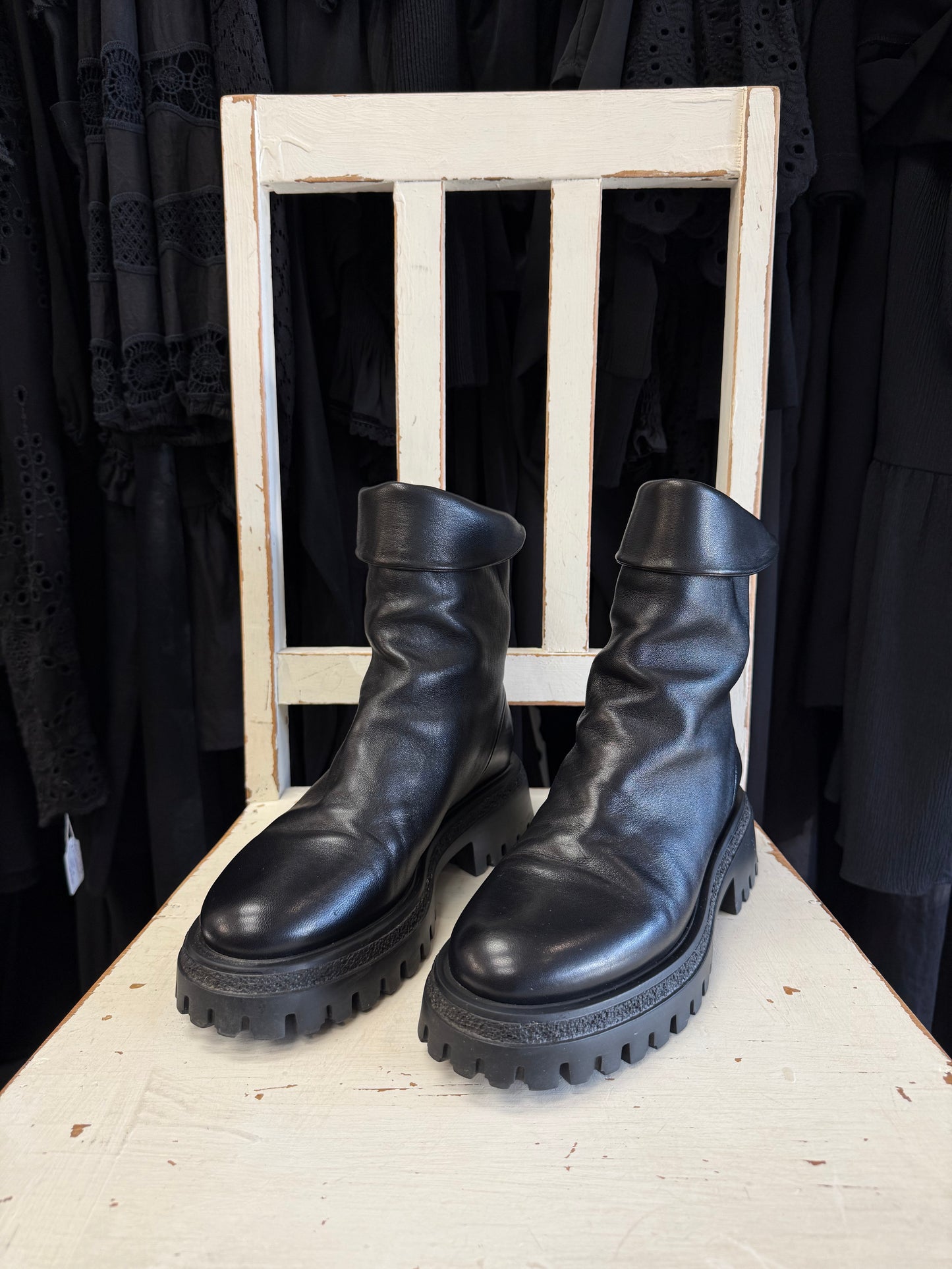 Halmanera Boots