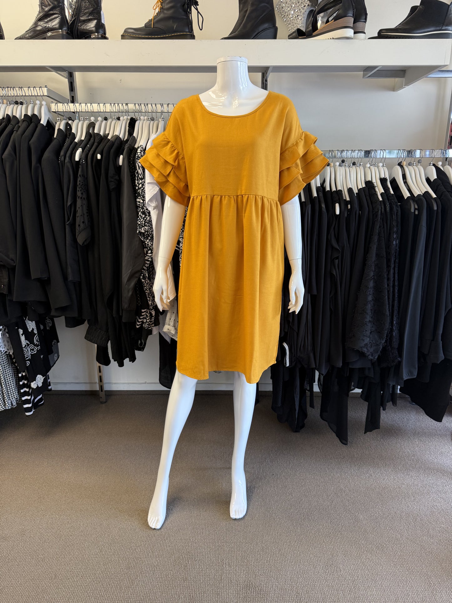 Mi Moso Dress