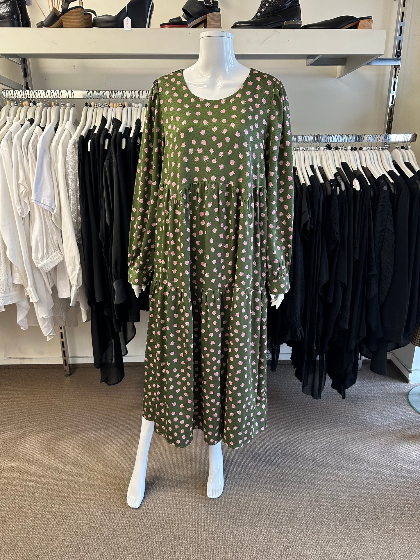 Leo + Be Dress, Size 12, Colour Green, Pink