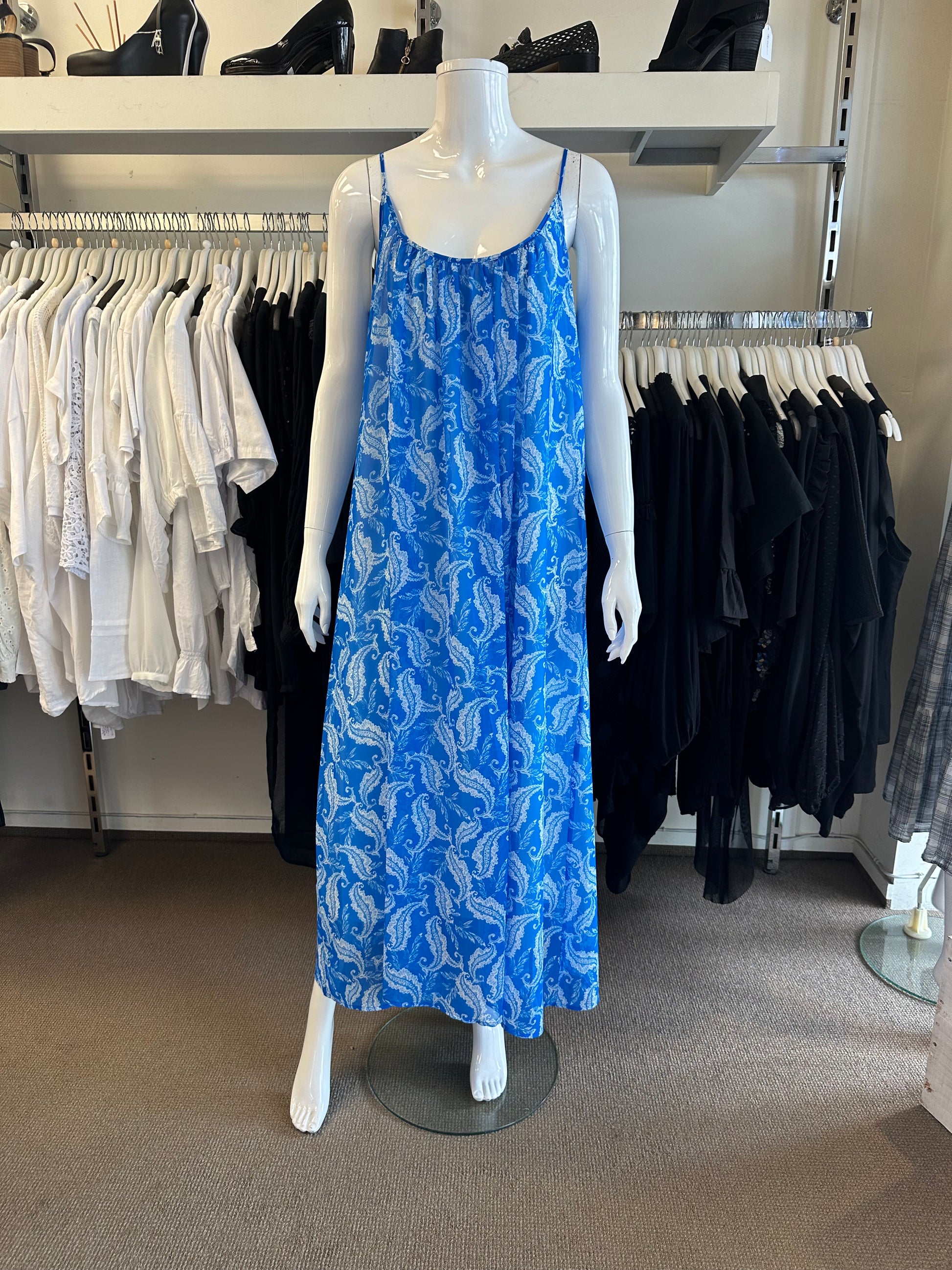 Moochi Dress, Size 8, Colour blue, white